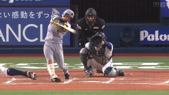 近本パワーフォルム、バウアーのストレートを狙い撃ち確信ホームラン！