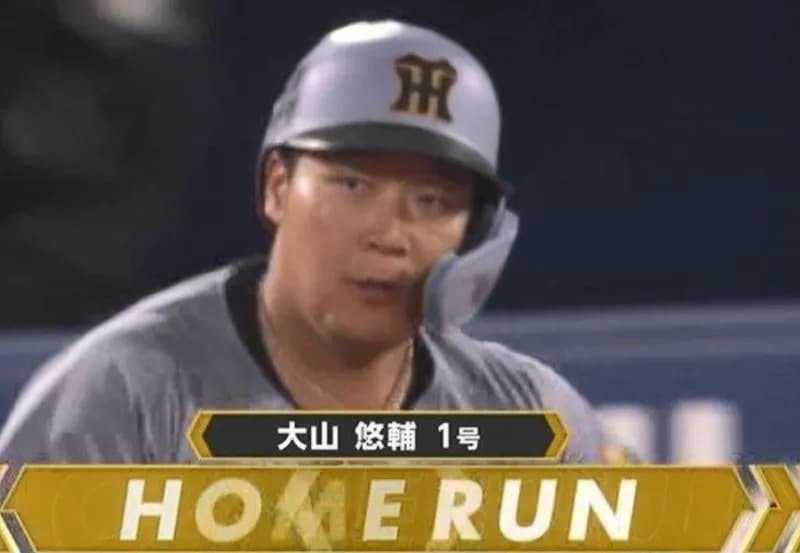 大山、ホームランを放ちベンチで頭をボコボコにされてしまうwwwwww