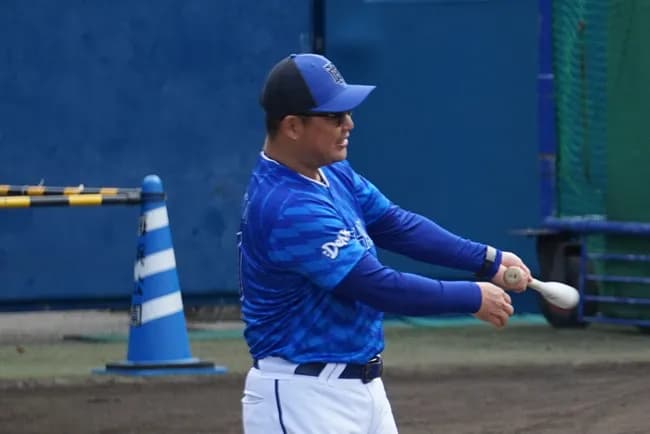 【DeNA】村田コーチがバント失敗の梶原に愛の喝！「ゴウさんにしっかりとつなぐという意識がちゃんとアタマの中にあったのか」