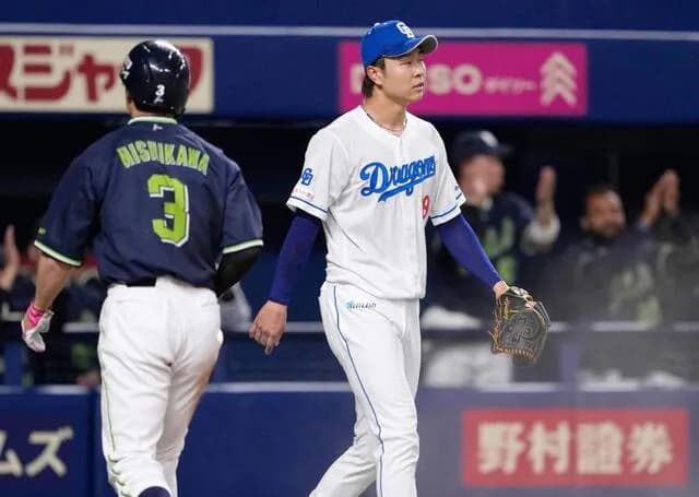 【悲報】高橋ひろと、150キロ以上出てるのに打たれる