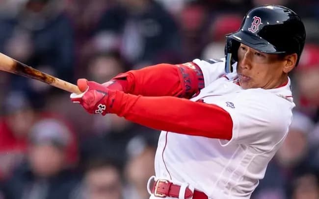 記者「吉田正尚がいたらどう起用する？」　BOS監督「……(渋い顔)」