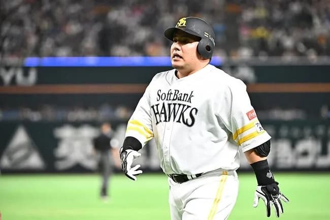 【ソフトバンク】山川穂高は足の張りで本人の申告　今宮健太はアイシング…小久保監督が主力の交代説明