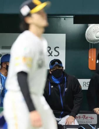 福岡ソフトバンクホークス、新庄剛志日本ハムファイターズに3連敗