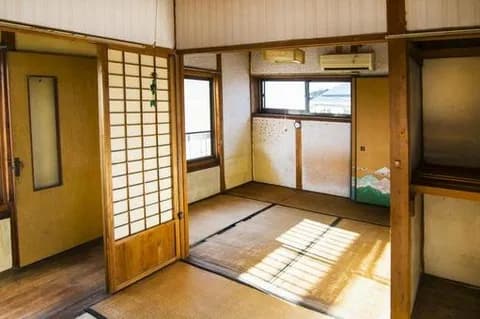 【衝撃】ワイ貧乏人、家賃4万のアパートから家賃3万5000円のボロい一軒家に引っ越した結果wwww