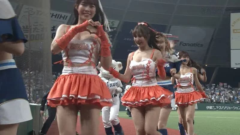 【画像】台湾チア、親御さんがビックリしちゃう衣装で登場！