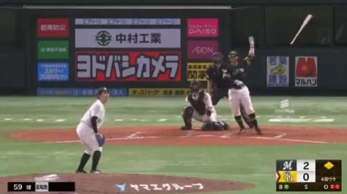 嶺井博希の同点2ランホームラン！！打った瞬間確信のバット投げ