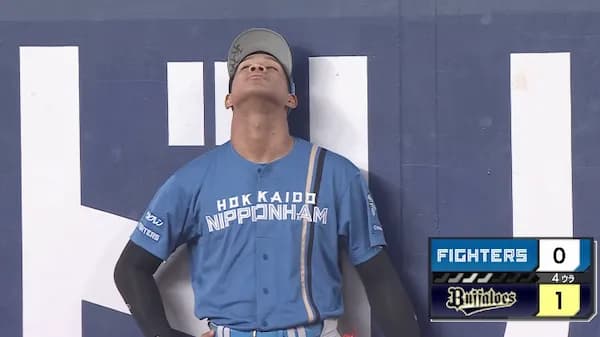 【速報】日ハム万波中正、また落球...先制点許す