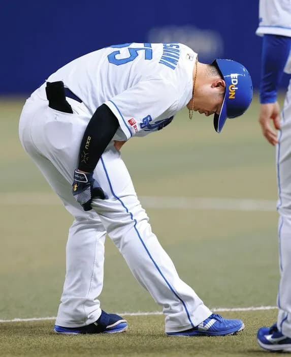 中日・細川成也は『右ハムストリングスのコンディション不良』と診断　一塁へ全力疾走、ベース手前で失速し途中交代