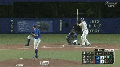 【中日対DeNA6回戦】中日・細川が走塁時にアクシデント　右脚を負傷か…急失速で苦悶の表情見せる