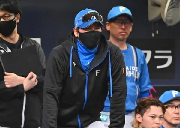 新庄監督、万波の守備に言及「グラブに当てたんだから捕らないといけないでしょう」