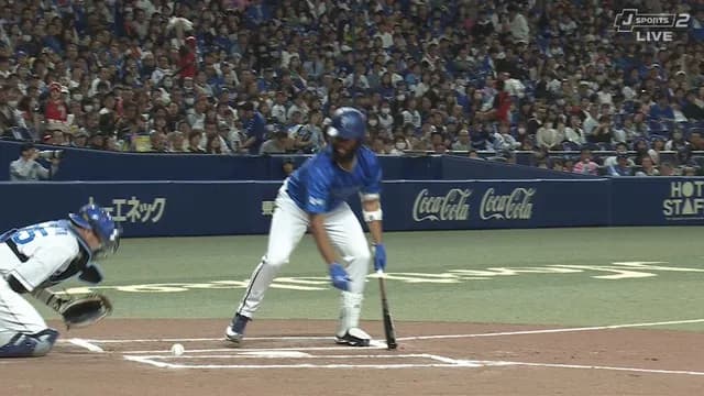 DeNA・ジャクソン、木下を道連れにスリーバント失敗