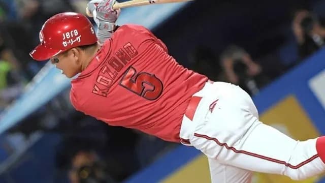 カープ小園のバトルフェイスに新井監督「今日はいい姿で野球をしていた」