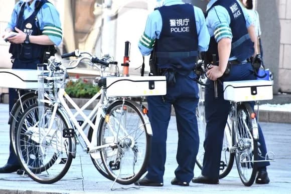 【急募】警察が家来るのって詐欺だよな・・・・・・・？