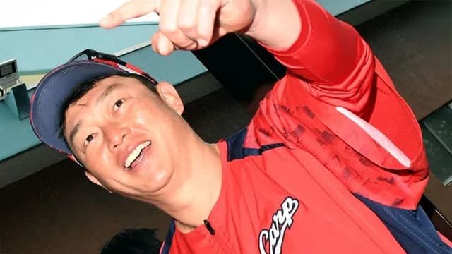 カープ新井監督が雨天中止で打撃投手に休日作る！「裏方さんも9連戦しんどい。コーチが投げた」菊地原コーチは断る