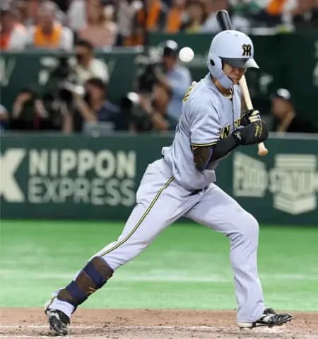 【阪神】アクシデントの中野拓夢「そりゃ大丈夫って言うでしょ」高梨の144キロ直球が背中直撃