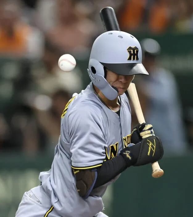 巨人・阿部監督、阪神・藤川監督に謝罪　中野が高梨から死球受け球場に怒号飛び交う…　球場は一時騒然