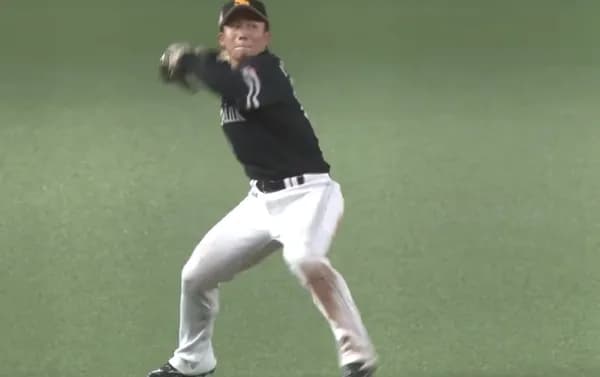 野村勇の送球ｗｗｗ