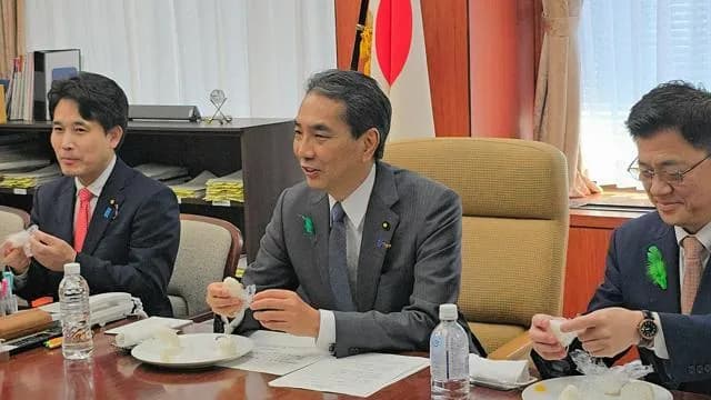 農水相「備蓄米30万トン放出したのに流通しない、大変な問題だ！」