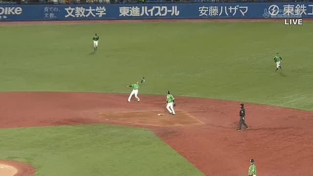 ヤクルト・赤羽、痛恨の落球ｗｗｗｗ　高梨ガックシ