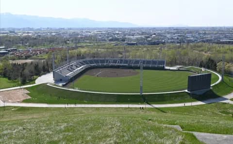【野球場】札幌市　国内最大級、モエレ沼公園野球場誕生　総工費37億3300万円