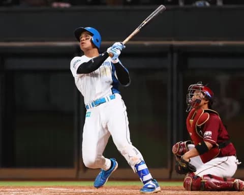 日本ハム・万波中正が圧巻の１試合２発　五回にこの日２本目の９号逆転満塁弾　エスコン興奮のるつぼ