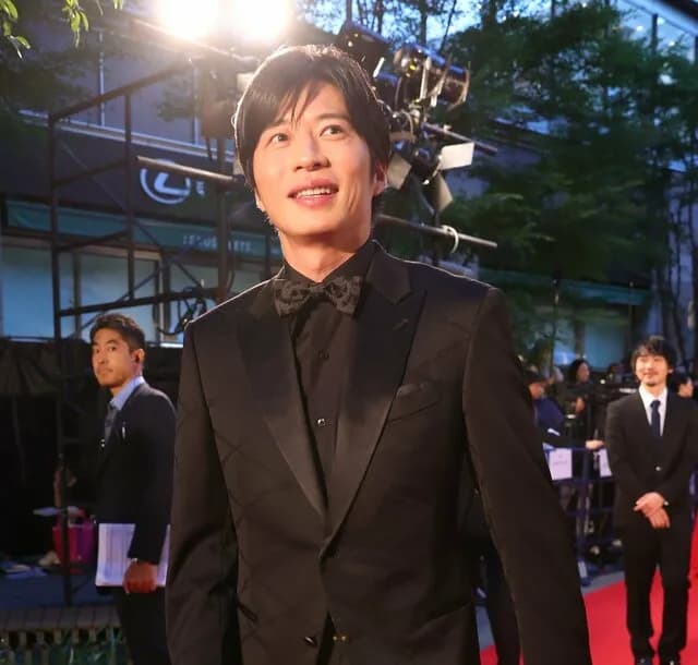 【悲報】田中圭、月額700円の有料アプリほったらかし！騒動後に声明なし