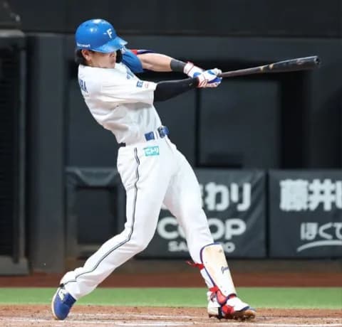 日本ハム・野村佑希が追加点となる中越え適時二塁打　「うまく反応して打つことができました」