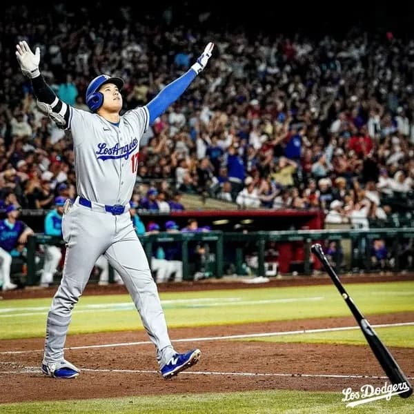 大谷翔平、9回に勝ち越しスリーランホームランで両手バンザイの大喜び＼⁠(⁠^⁠o⁠^⁠)⁠／