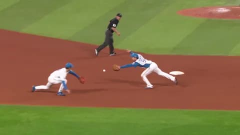 【日本ハム】ベテラン石井×ルーキー山縣！早稲田二遊間コンビがピンチを救う