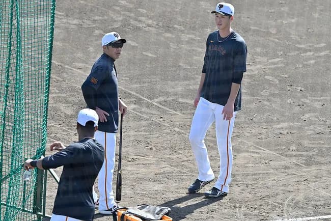 【悲報】阿部監督「秋広は現代っ子らしく時にはタメ口をきいたり遅刻を連発した。野球をなめている」