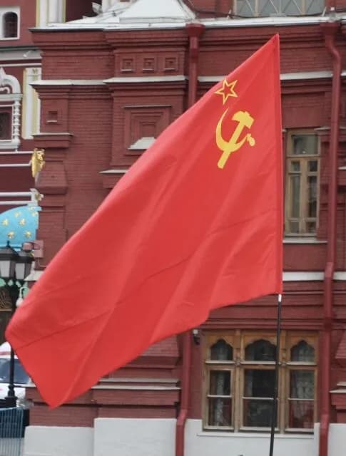 ソ連　経済成長◎ 技術力◎ 宇宙開発◎ 農業生産◎←これが崩壊した理由