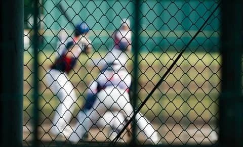 高校野球指導者「日本は貧困家庭が増えて球児が減った…野球はお金がかかる」深刻さを訴える
