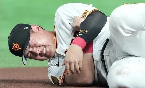 MLBスカウト「村上宗隆は外野をある程度のレベルで守れると証明しないと」