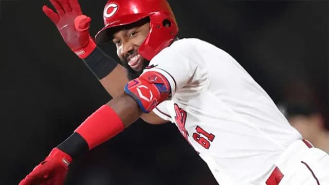 カープファビアン首位打者浮上！阪神森下を12試合連続安打＆打率.329で超える