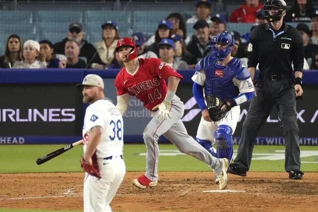 ドジャースのピッチャーさん恒例、打ち込まれたら実は痛いンゴーの定期ムーブまたまた発動する