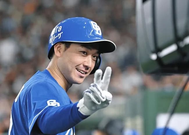 中日スポーツ「現DeNAの遊撃選手と石川昂弥と木下拓哉」