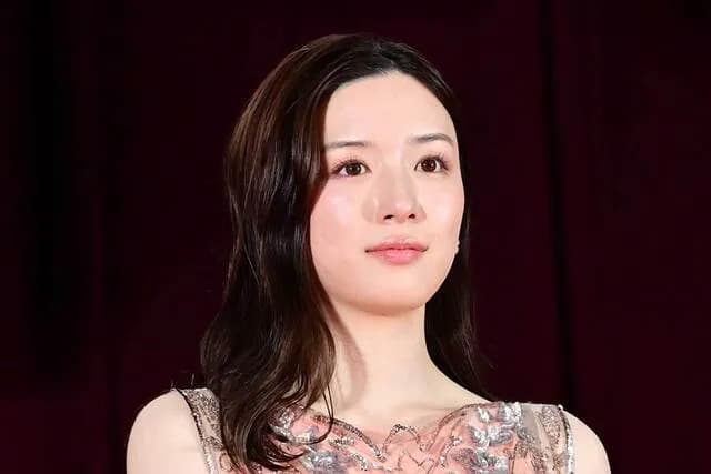 【悲報】永野芽郁さん、これまでの俳優人生で築き上げた地位と名誉を一瞬にして失ってしまう