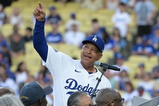 ロバーツ監督、4戦32失点の投手陣に苦言  「もっと初球ストライクを」「取れるアウトは取らないと…」