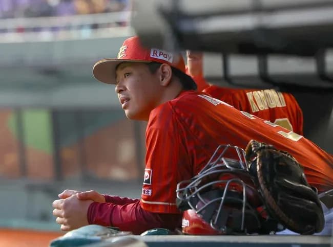 【悲報】楽天イーグルスさん、浅村の連続出場記録を止めてまで勝ちに行ったのに結局負ける…