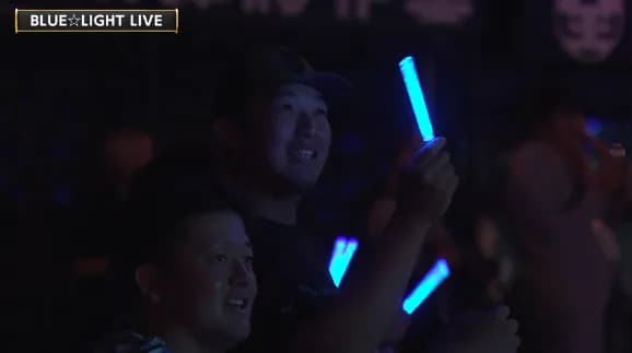 DeNA牧、山本祐大ら　miwaさんの試合後ハマスタライブをウキウキで鑑賞する