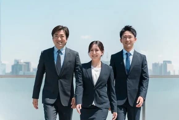 【悲報】公務員「ノーリスクで年4.5ヶ月以上のボーナス貰えます」←ふざけてない・・・？