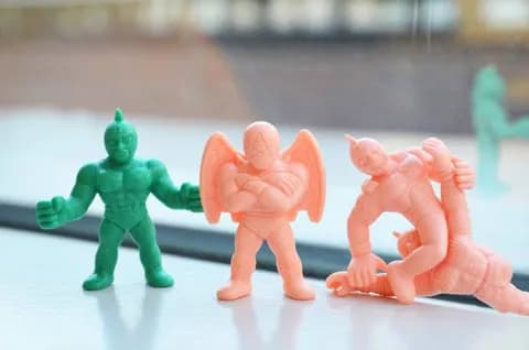 キン消し、スーパーマリオ、ビックリマン、ドラクエ3、ミニ四駆、カードダス、スト2