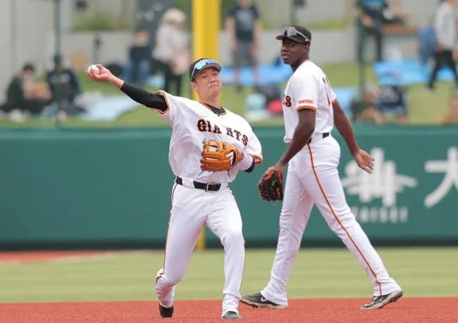 大正義巨人軍、先発田中将大、ショート坂本、レフト丸、キャッチャー大城の豪華ラインナップ