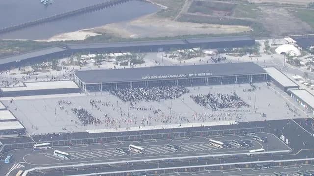 万博の駐車場、半額になるwwwwwwwwwwぽまいら急げwwwwwwwwww