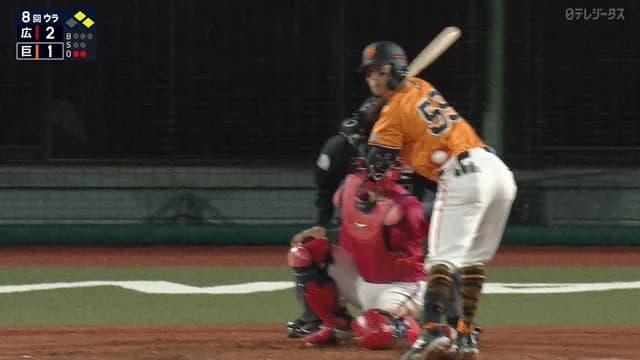 広島・ハーン、若林の横腹に強烈死球…