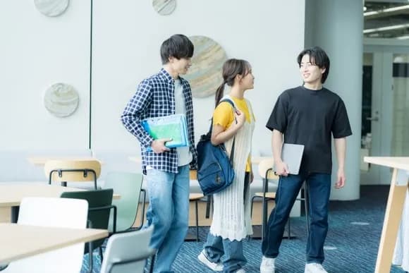 【悲報】「大学生」が主役の日本アニメがすべからく無い理由ｗｗｗｗｗｗｗｗｗｗ