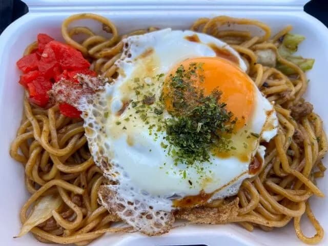 やきそばの上の目玉焼き←こいつ
