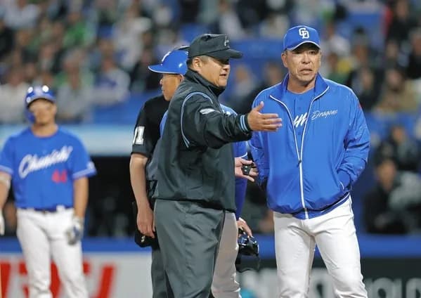 中日・井上監督、”幻の本塁打”に退場恐れぬ抗議「ポールを巻いている確信があった」