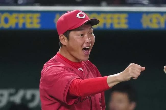 広島新井監督、未だにスマホを使わずガラケー