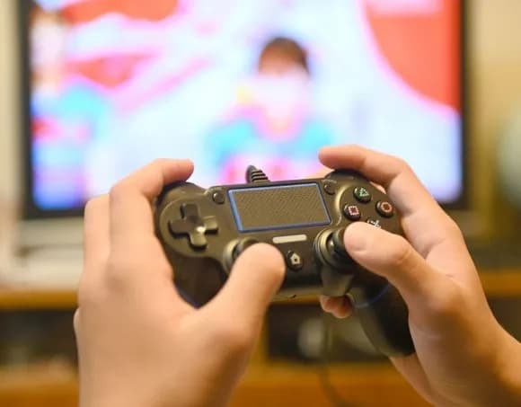 【悲報】日本が世界に誇れる産業、ついに「ゲーム」と「車」だけになってしまう・・・・